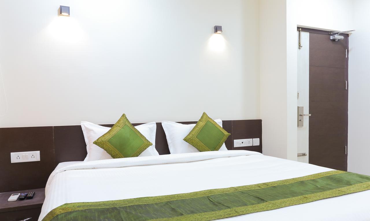 Majestic Inn Chennai Exterior foto