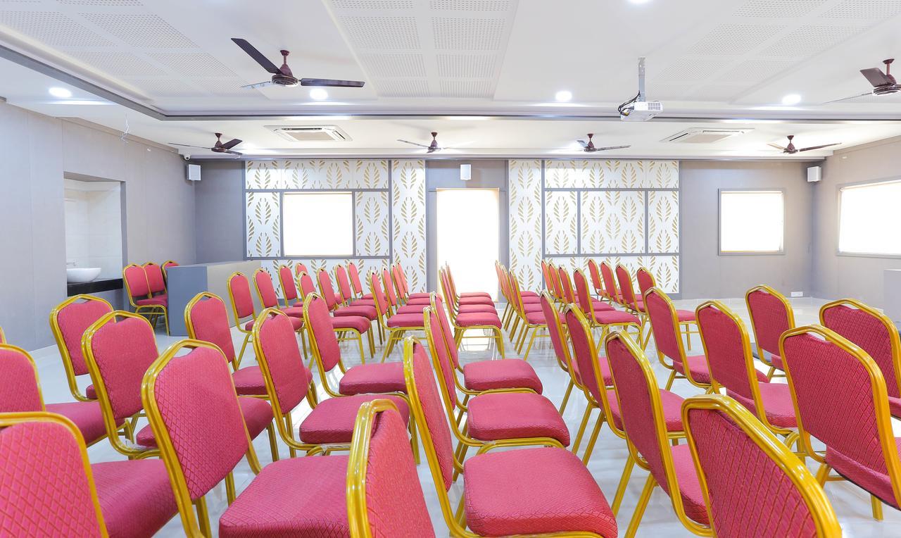 Majestic Inn Chennai Exterior foto