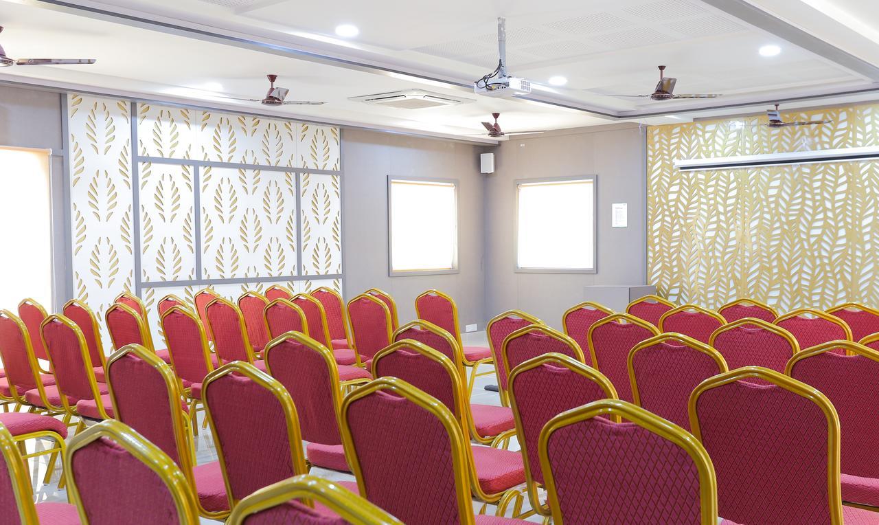 Majestic Inn Chennai Exterior foto