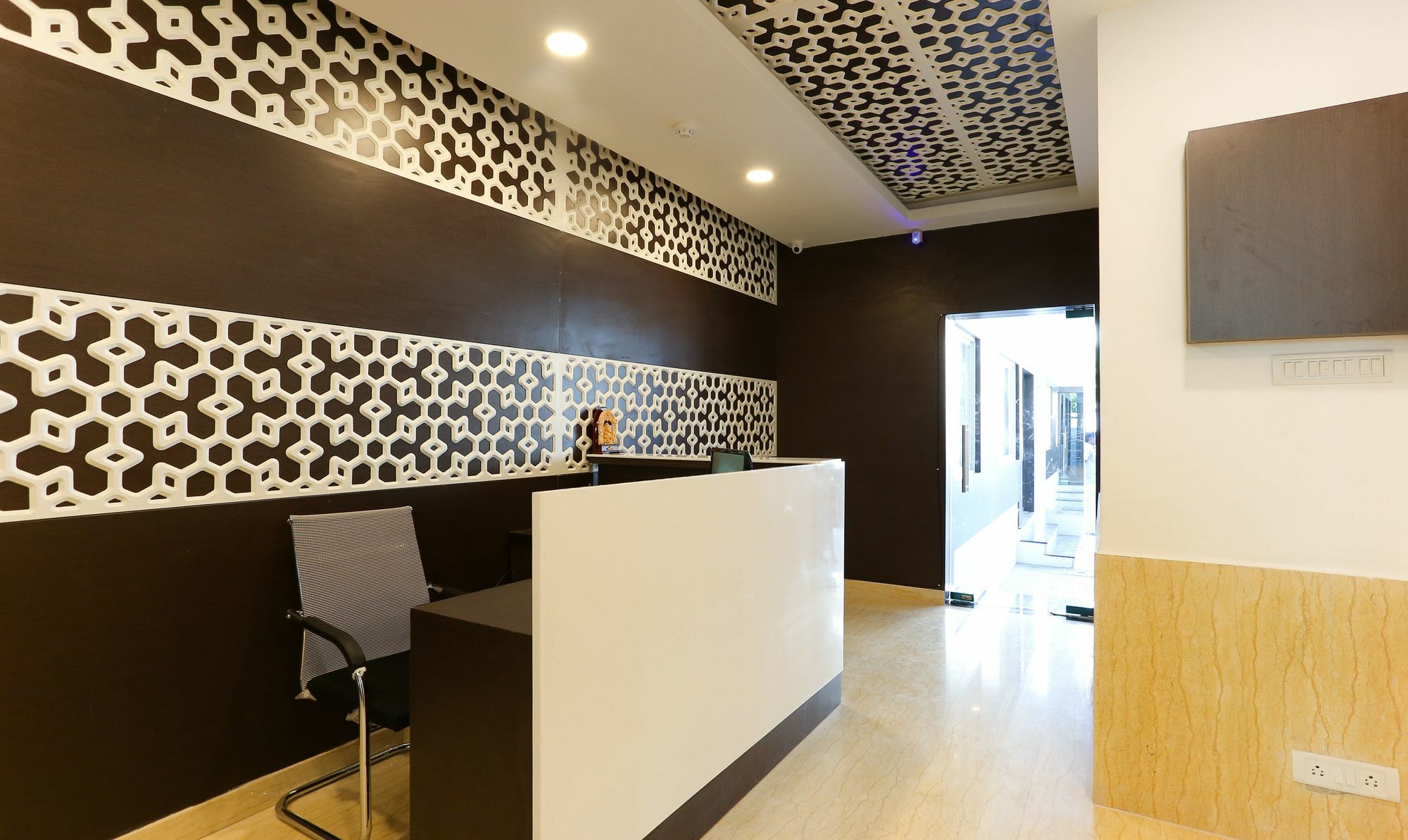 Majestic Inn Chennai Exterior foto