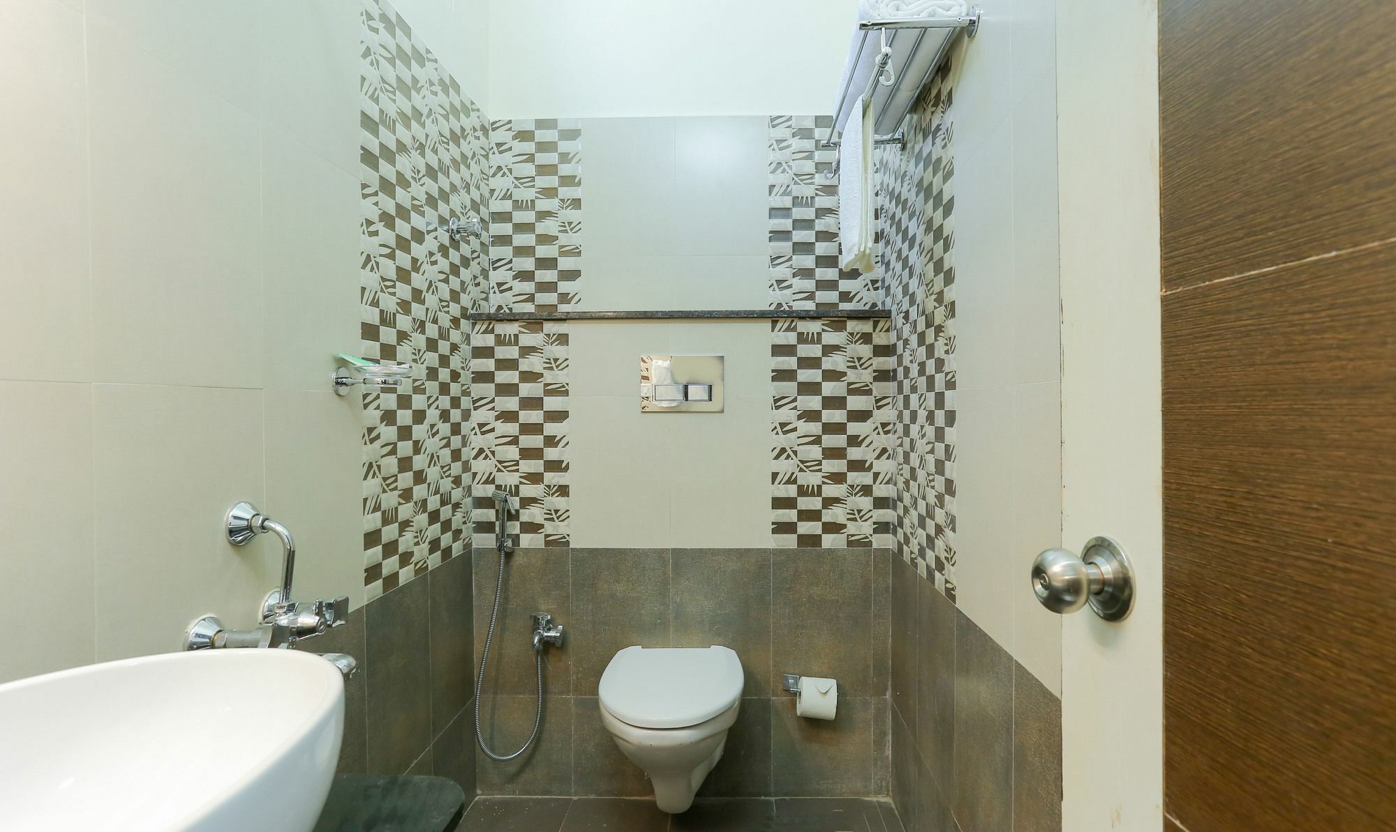 Majestic Inn Chennai Exterior foto